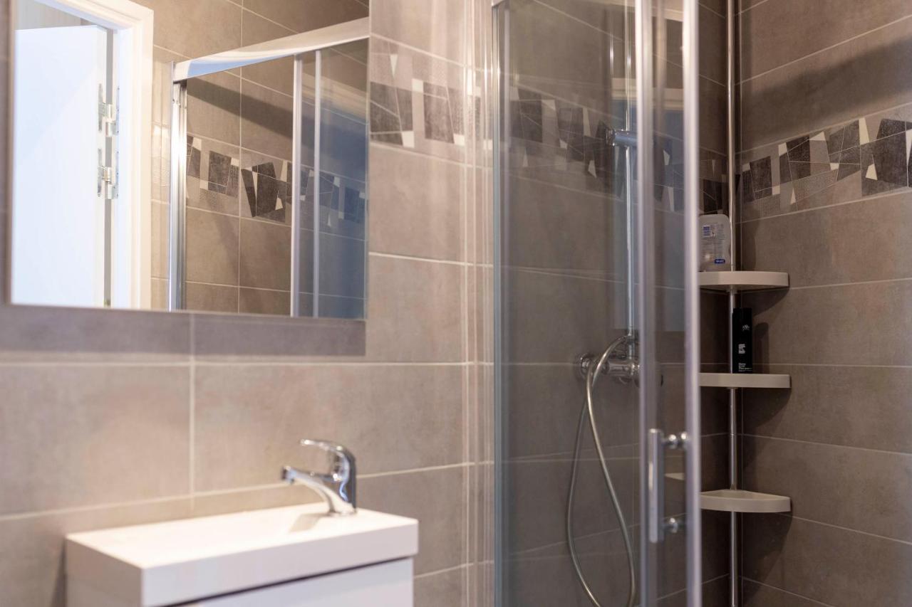 Loc Trotteur Le Graphite T2 Grand Confort Terrasse Lourdes Bagian luar foto